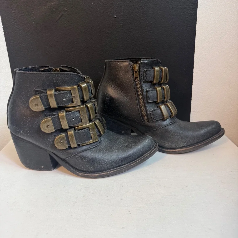 Jeffrey Campbell Buckle Ankle Boots Womens 7 Black Leather Distressed Triple Str - Picture 4 of 11